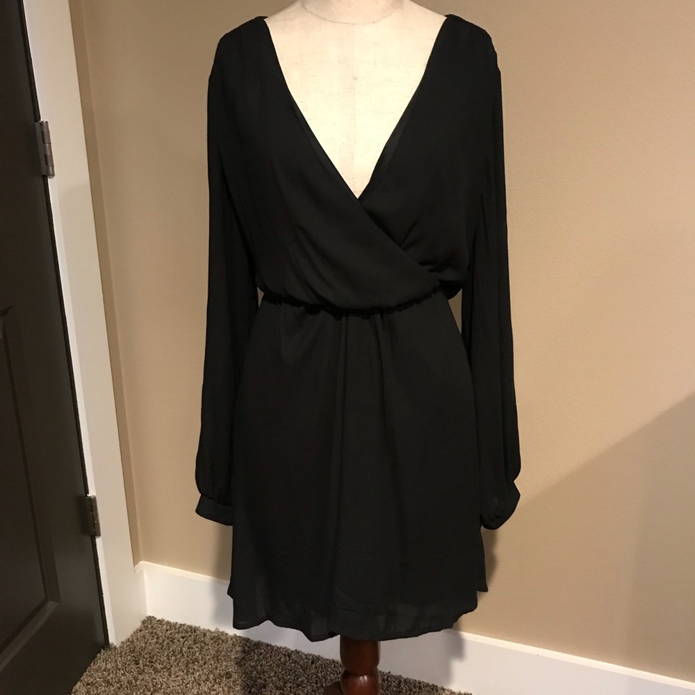 🖤LUSH BLACK DRESS🖤